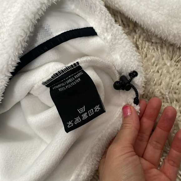 DOPE SNOW Pile W Fleece Sweater In White - Picture 8 of 9